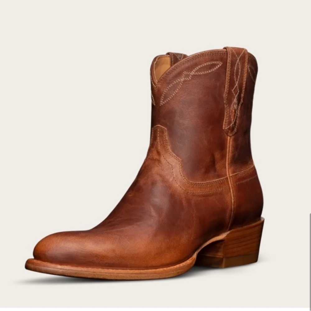 * BRAND NEW* Tecovas “the Penny” goat skin boots in color “scotch”